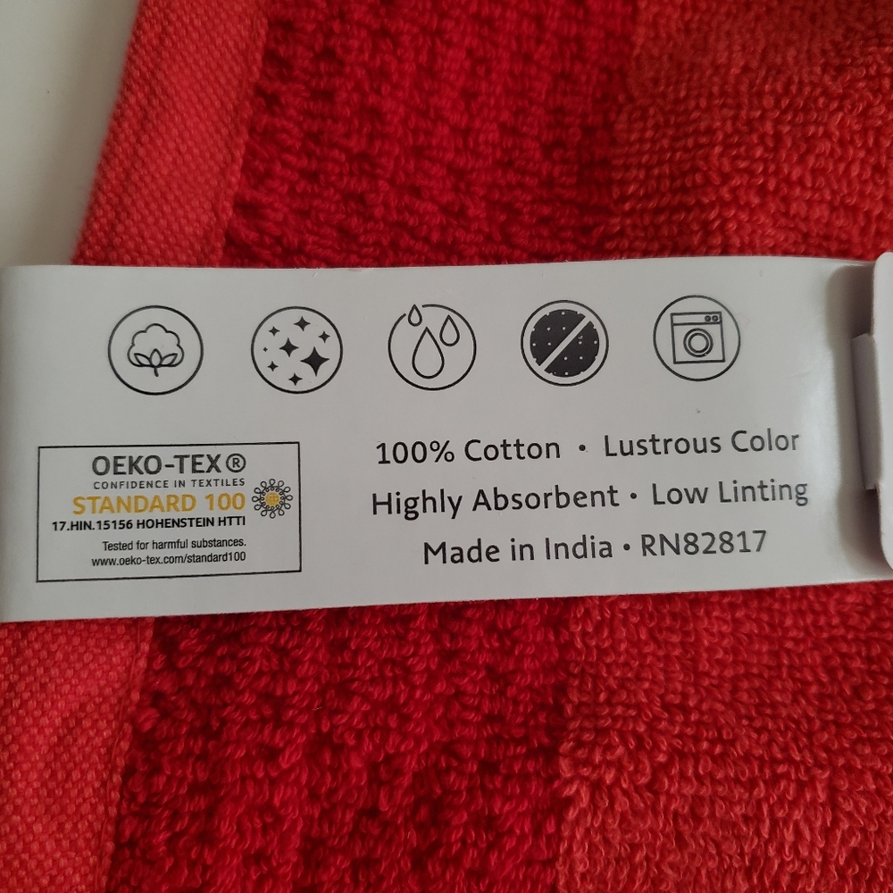 LACOSTE Bath Towels Set of 2 Red 30 x 52 NWT Towel - Picture 6 of 7